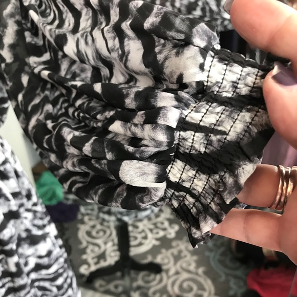 TRENDING! Alice + Olivia Silk Animal Print Dress - Picture 5 of 6